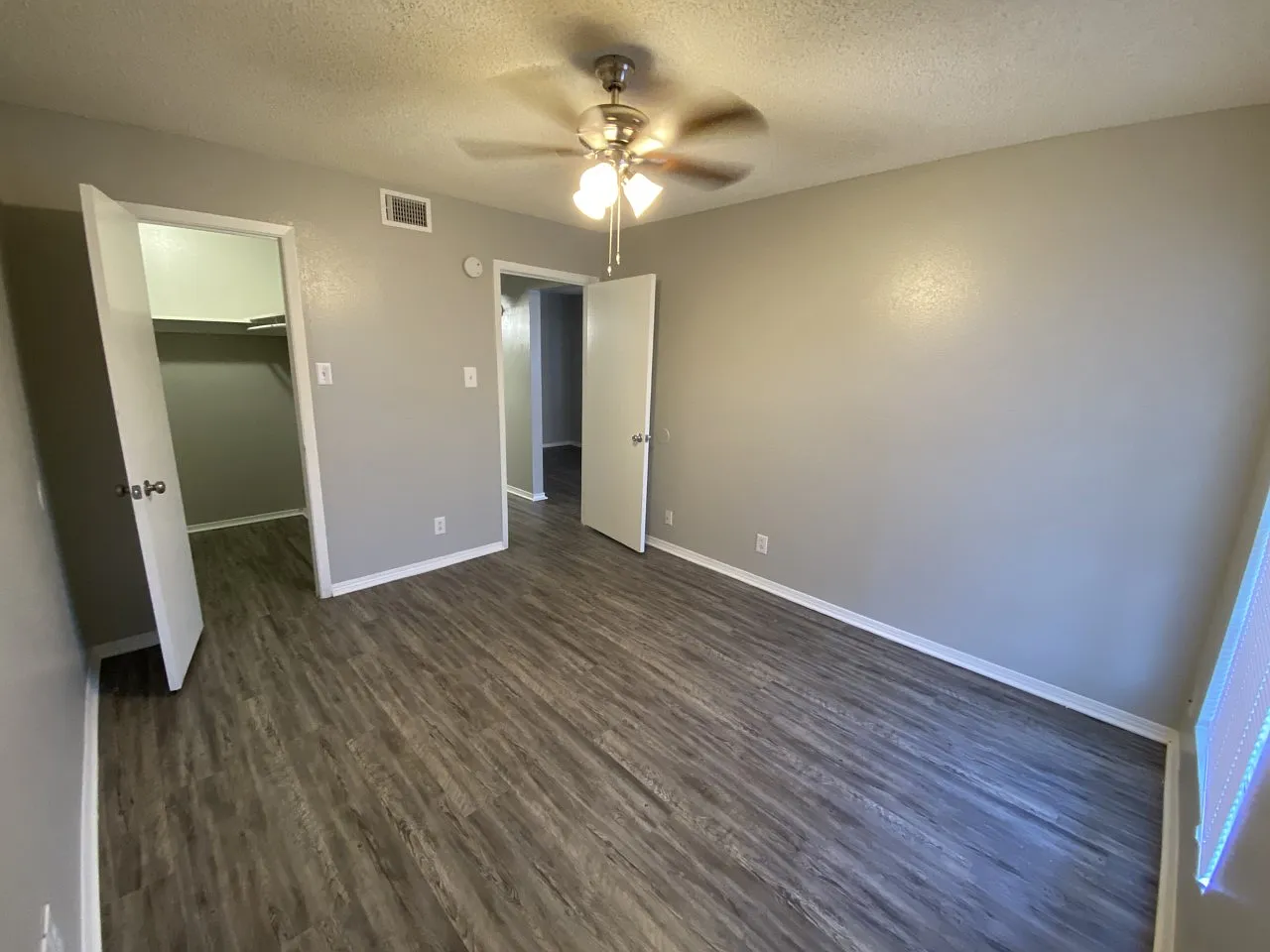 1809 W Schunior Rd — Photo 3