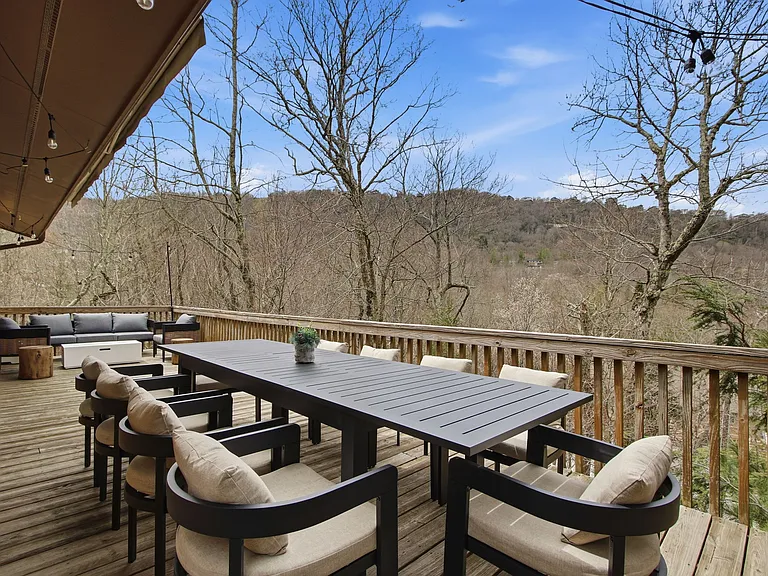 111A Charter Hills Rd — Photo 15