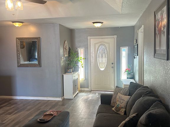 4th image of 4704 Carlyle Dr