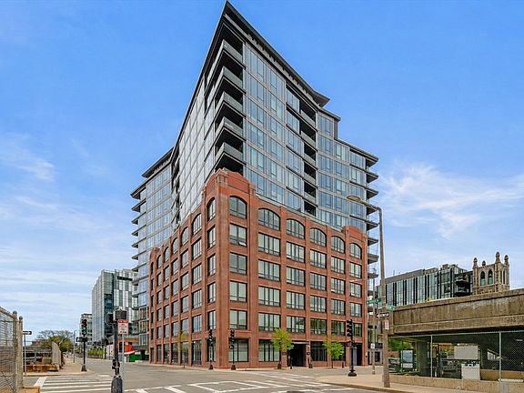 2nd image of 100 Shawmut Ave #912