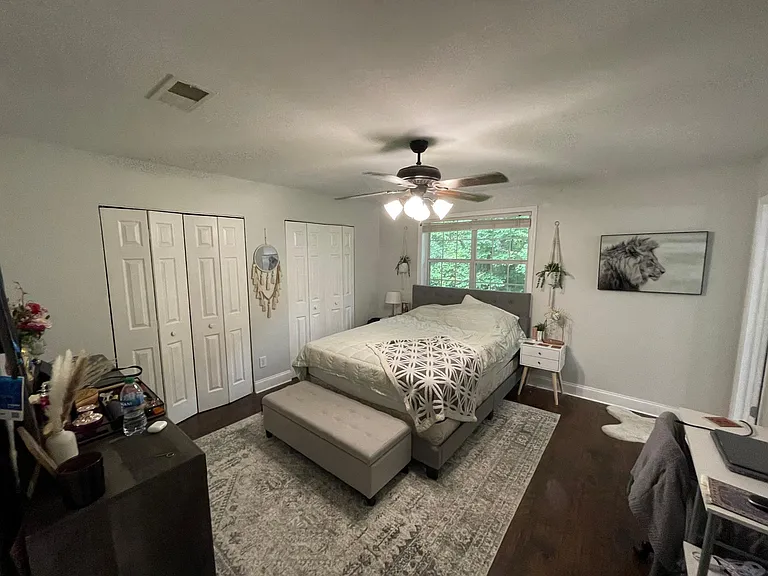 Primary Bedroom (Upstairs)