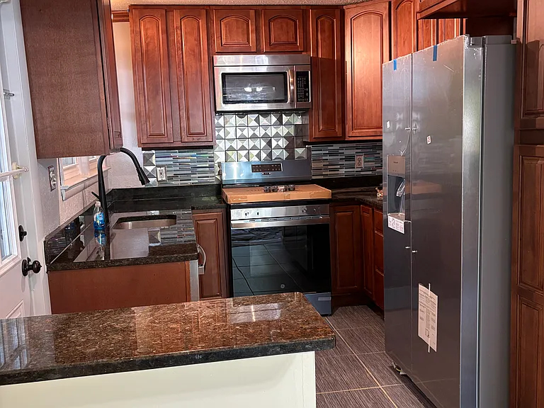 2420 W South St — Photo 24
