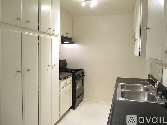 2nd image of 12021 Burbank Blvd #103
