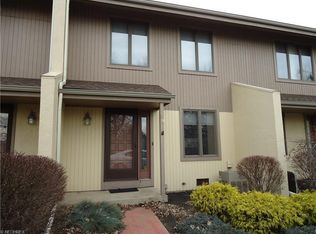 19 Grande Lake Dr, Port Clinton, OH 43452