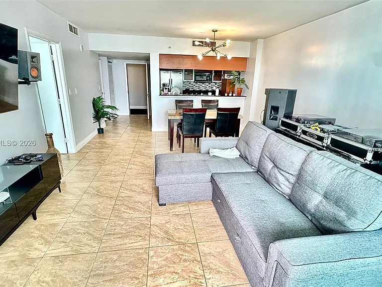 1800 N Bayshore Dr #1906 — Photo 14