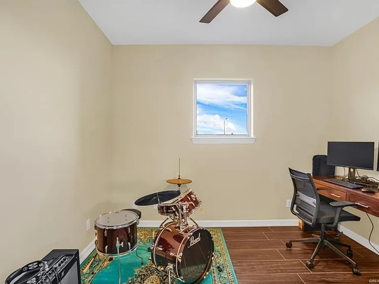 2502 Elbrus Ave — Photo 18