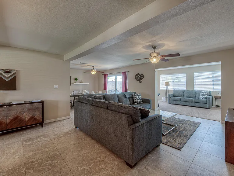 8031 E Oak St — Photo 5