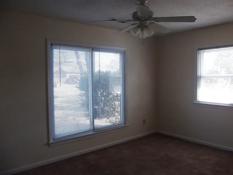 215 Shepard St — Photo 6