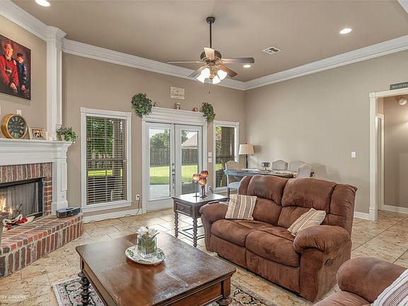 4th image of 516 Brompton Ln