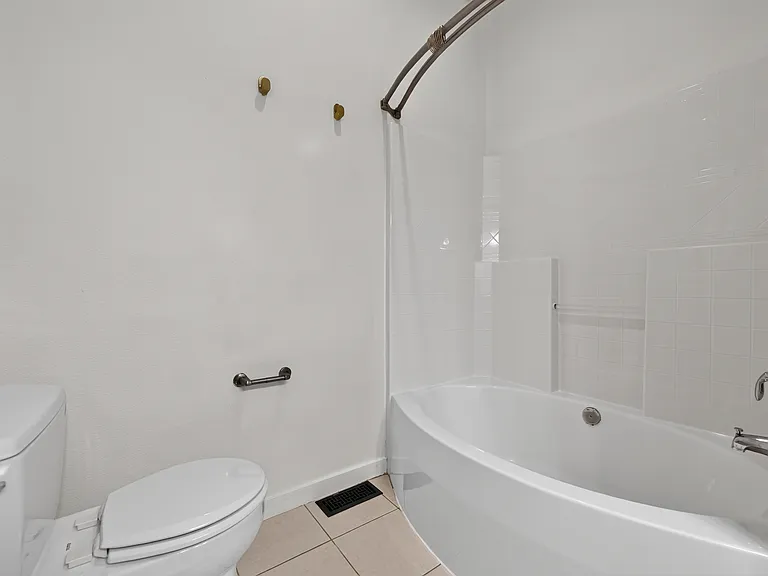 2172 Yakima Ct — Photo 12