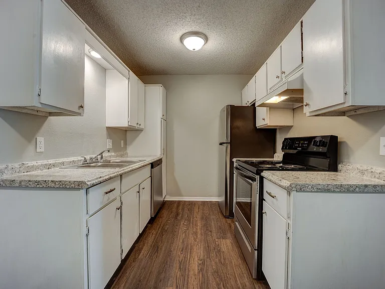Ramsey Square Apartments — Photo 15