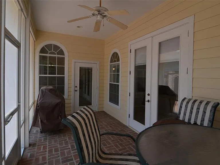 79 NW 48th Blvd — Photo 27