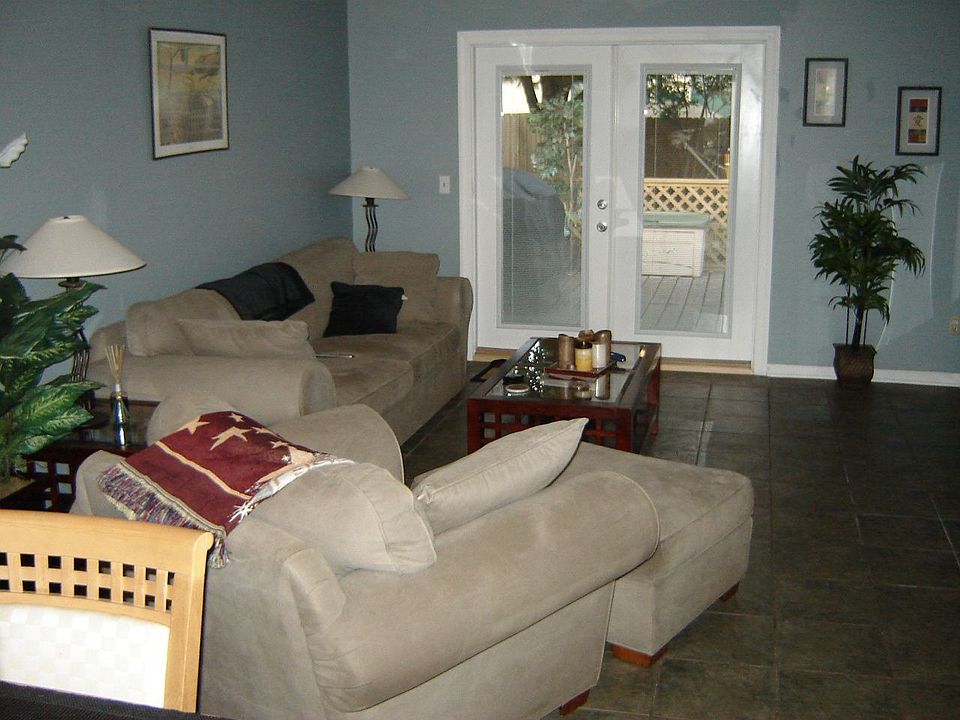 2nd image of 2557 White Horse Rd E
