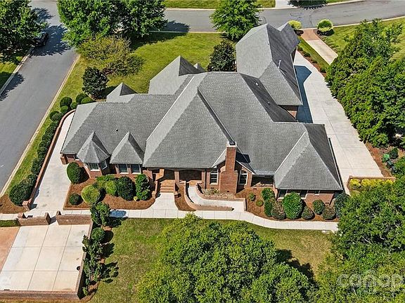 2nd image of 8710 Calumet Farms Dr