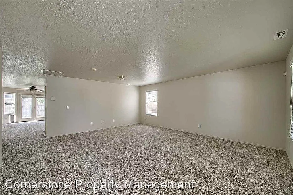Main floor living room - 123 E Kaibab Trl