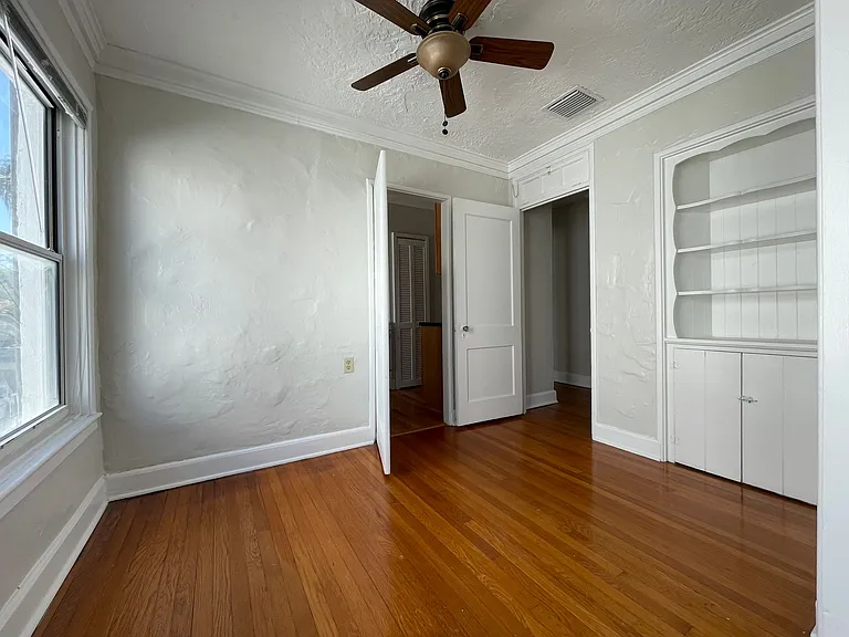 714 E Harwood St — Photo 21