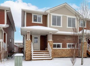 16 Fireside Way, Cochrane, AB T4C 0R1