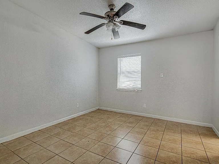 304 E Mitchell St — Photo 36