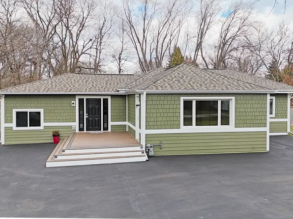 10720 W Eastwood Rd, Beach Park, IL 60087