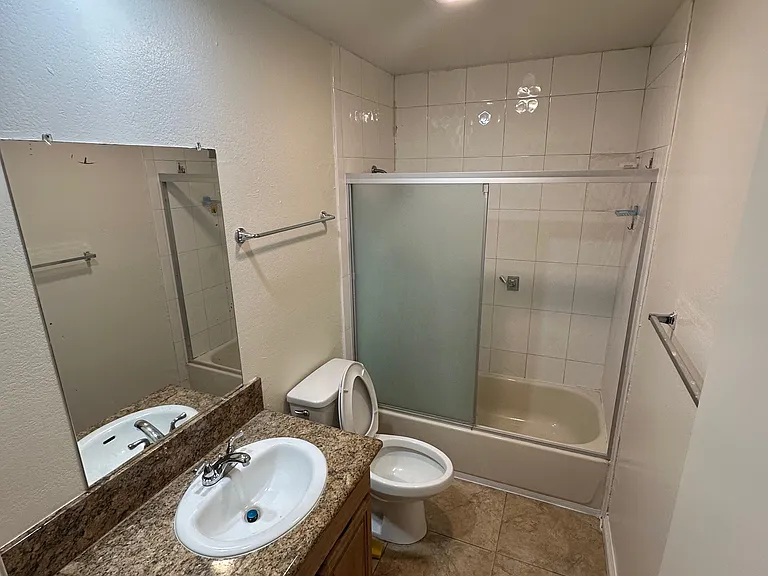 220 N Lincoln Ave #G — Photo 2