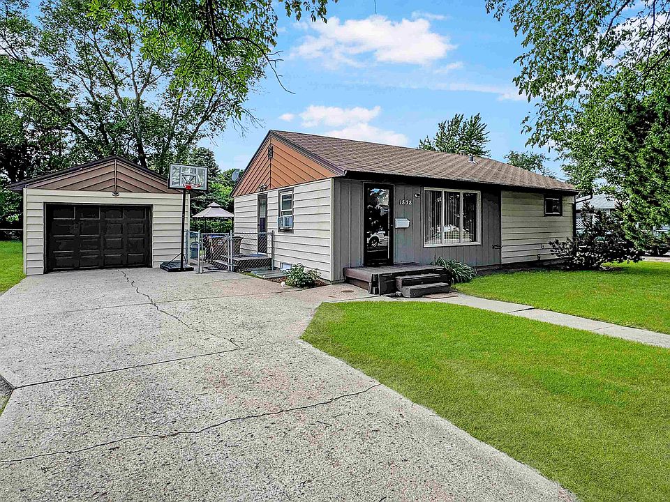 1st image of 1838 5th St SW