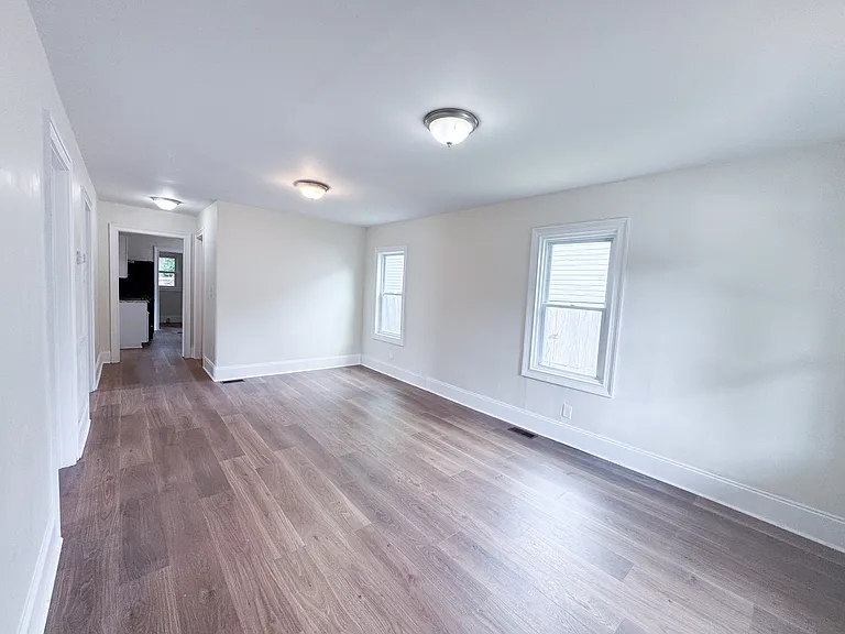 216 Spartanburg St — Photo 2