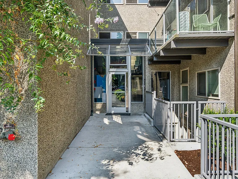 Minor Tower Apartments - Located in Eastlake — Photo 4