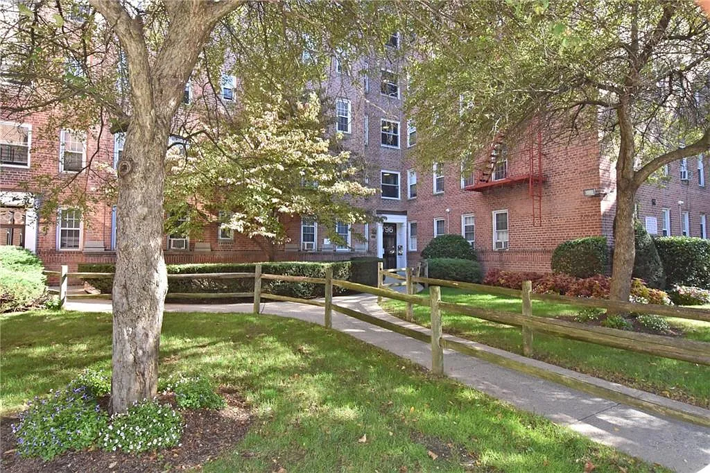 Studio, 550 sqft, $1,530 — Photo 1