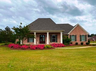 370 Crown Dr, Fulton, MS 38843