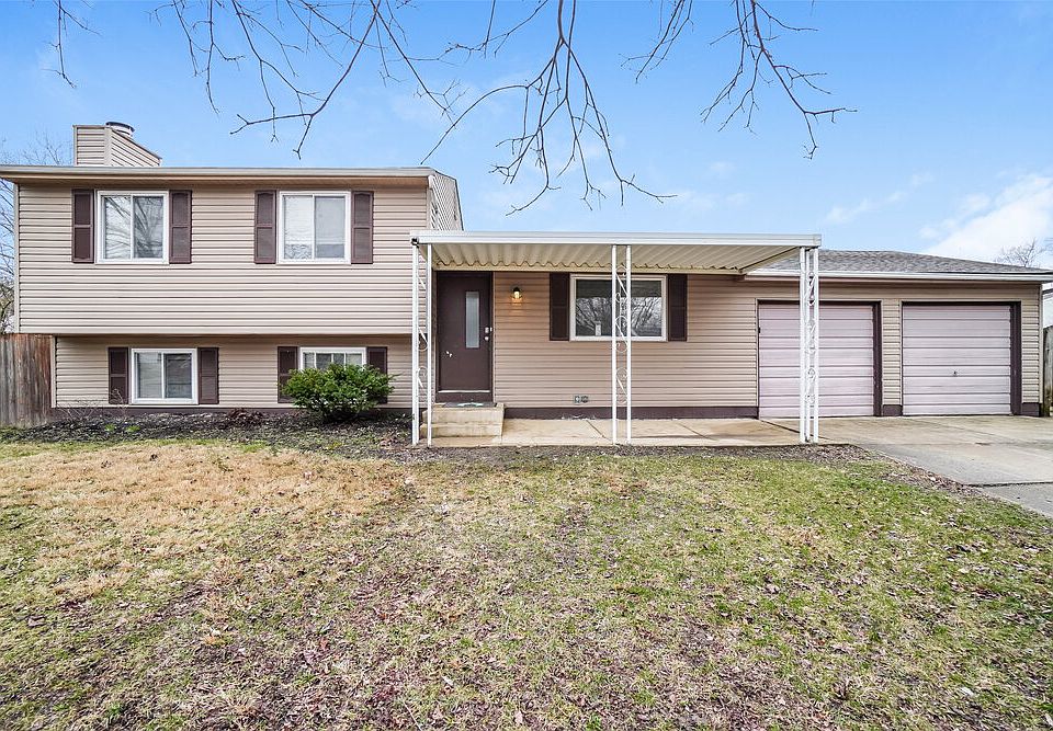 1st image of 2461 Amethyst Ln