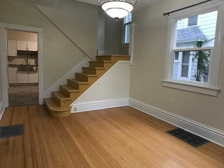 1541 D Ave NE #A — Photo 6