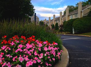 67 Cabot Dr, Chesterbrook, PA 19087