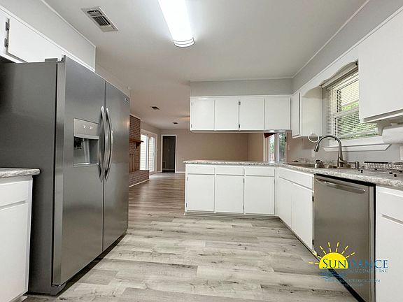 5th image of 504 Sioux Cir