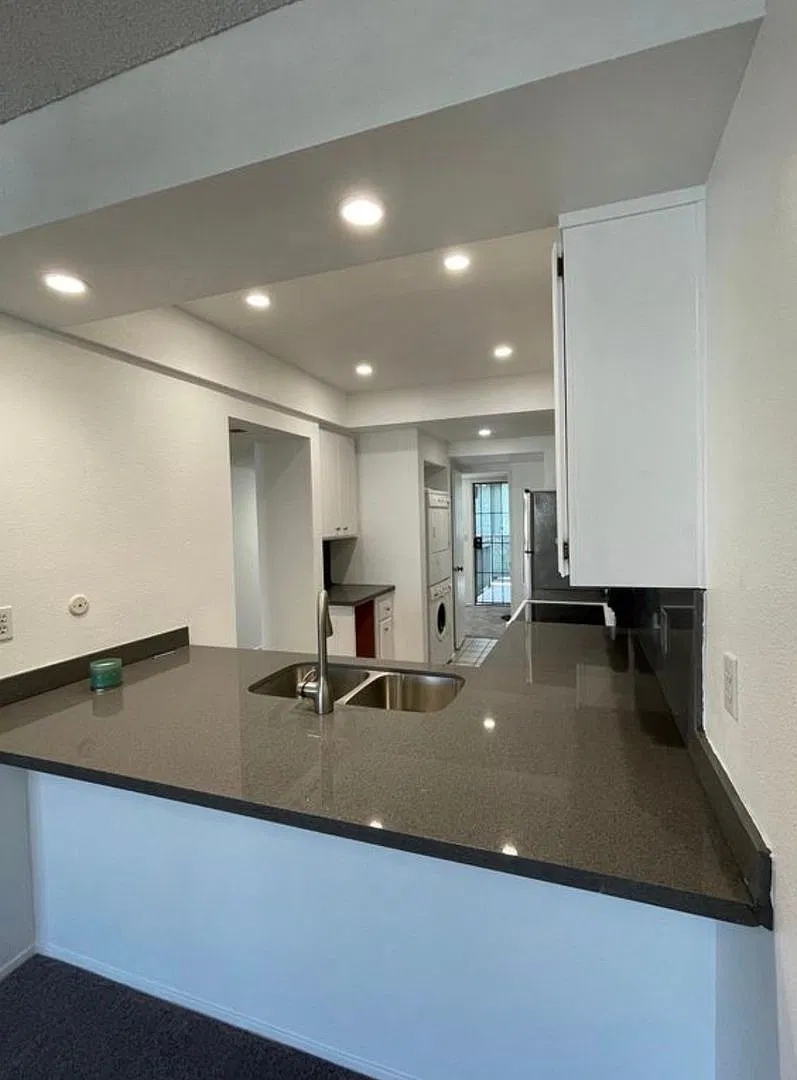 Large 2 Bdrm 2 Ba Condo for Rent in Point Loma Available Now! — Photo 4