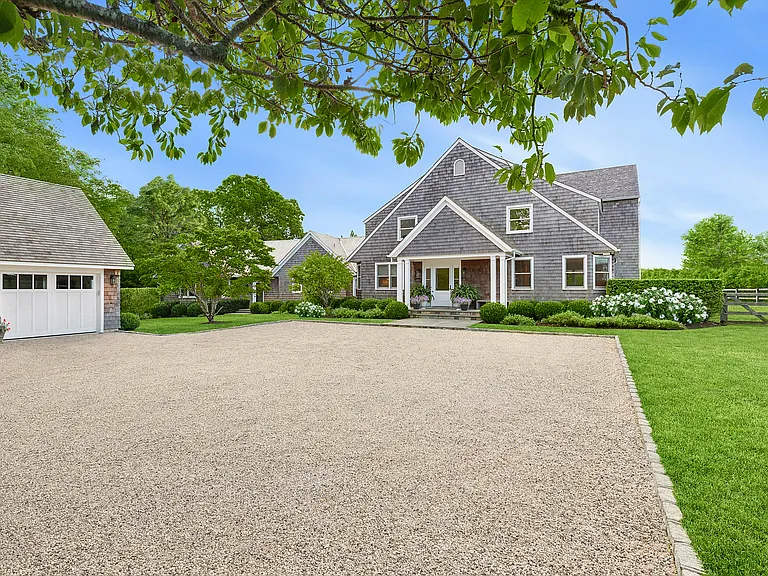 470 Edge Of Woods Rd — Photo 30