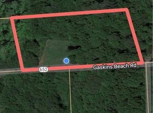 407 Gaskins Beach Rd, Reedville, VA 22539