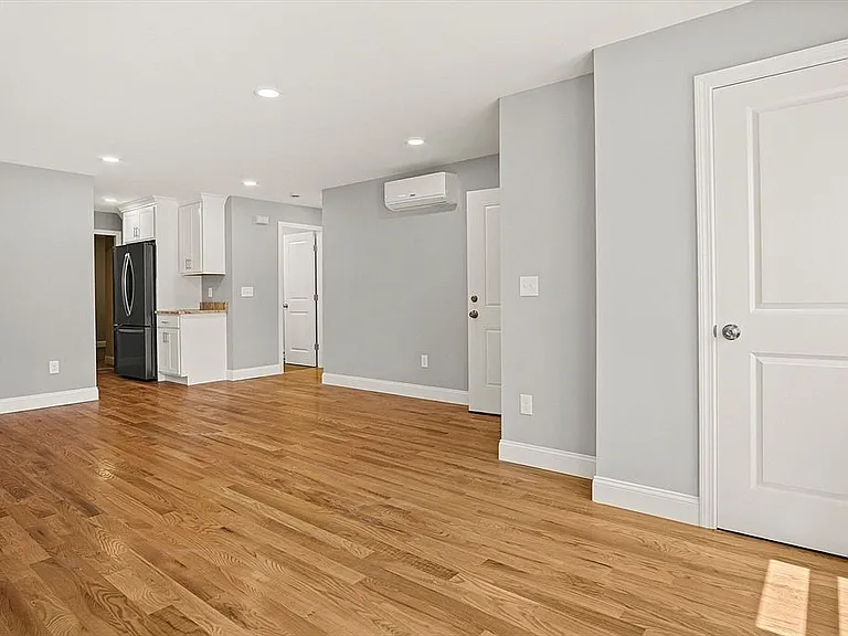 58 Chestnut St #1 — Photo 3
