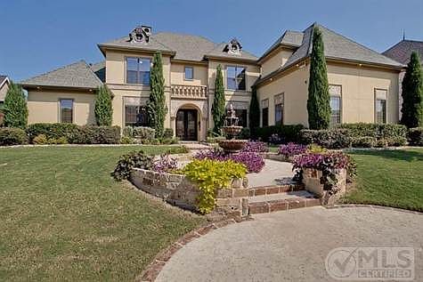 2nd image of 4624 Warwick Ln