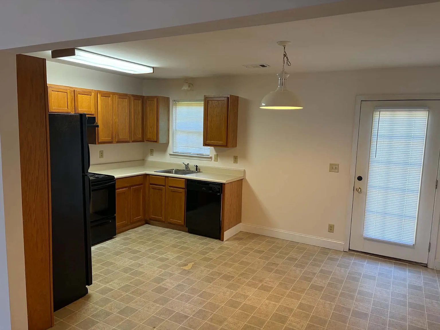 2 bed, 1000 sqft, $1,495 — Photo 4
