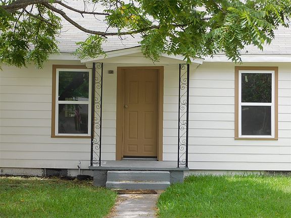 2nd image of 407 NE 4th St