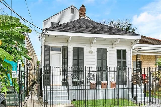 1st image of 1923 Foucher St