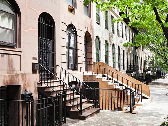 5th image of 223 E 48th St