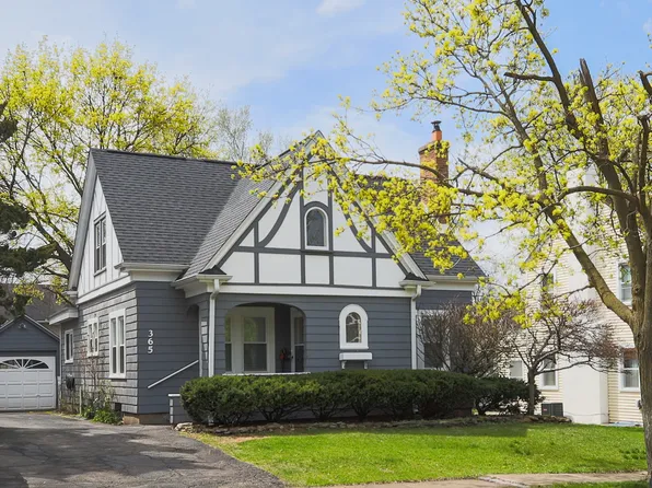 365 Algona Ave, Elgin, IL 60120