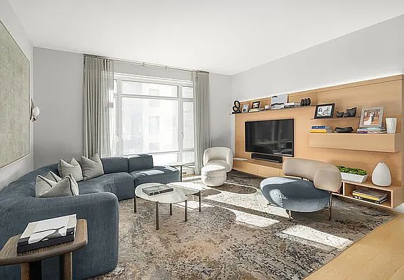 3rd image of 70 Vestry St APT 5F