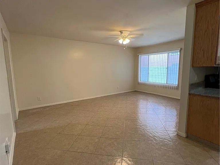535 E Hazel St #4 — Photo 6