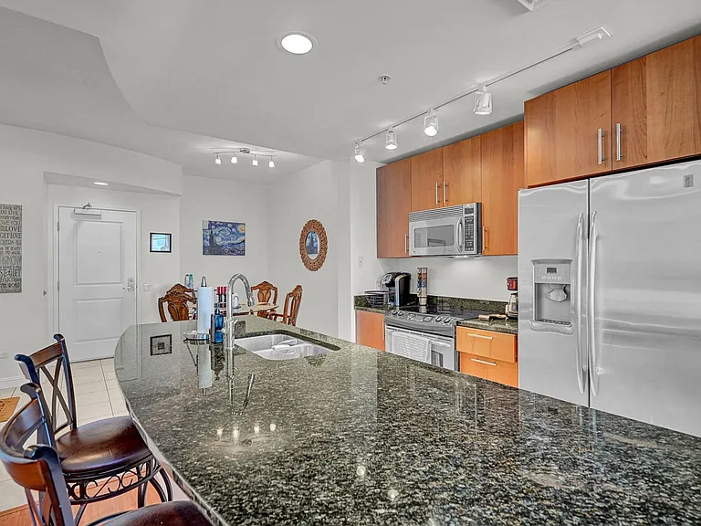 200 W Sahara Ave #811 — Photo 27