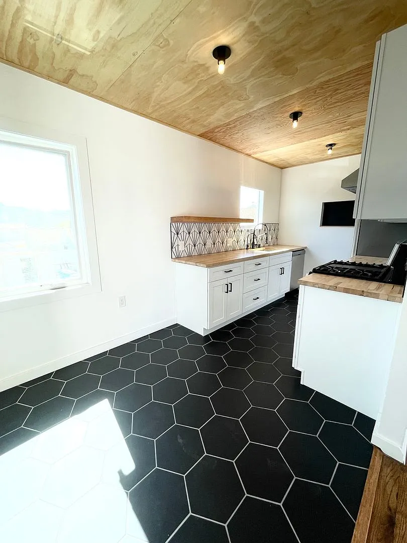 3116 Chaucer St. — Photo 3