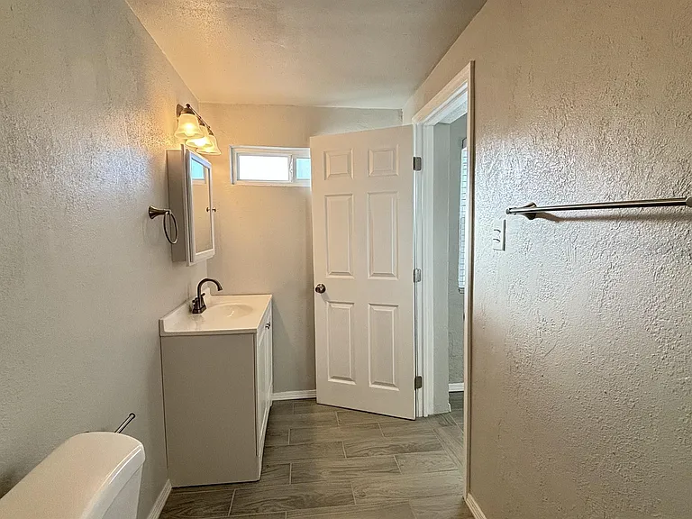 821 Olson St #B-1 — Photo 17
