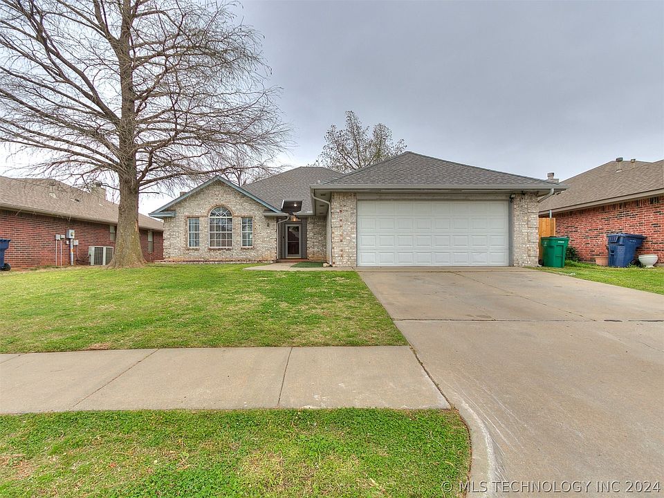 1st image of 729 SW 156th Pl