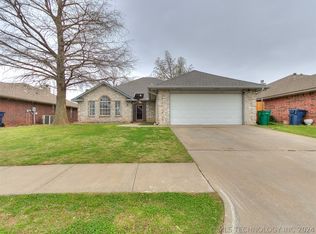 729 SW 156th Pl, Oklahoma City, OK 73170
